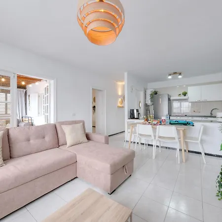 Casa Atassara - 500m To The Beach, Ping-pong And Foosball By Lanzarote Ferienhaus Puerto del Carmen (Lanzarote)
