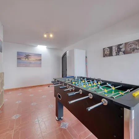 Feriehus Casa Atassara - 500m To The Beach, Ping-pong And Foosball By Lanzarote
