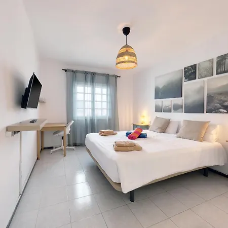 Casa Atassara - 500m To The Beach, Ping-pong And Foosball By Lanzarote 펜션 *