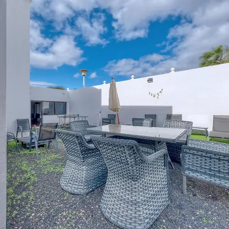 Casa Atassara - 500m To The Beach, Ping-pong And Foosball By Lanzarote *