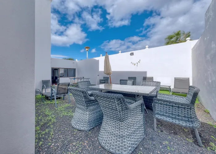 Casa Atassara - 500m To The Beach, Ping-pong And Foosball By Lanzarote *