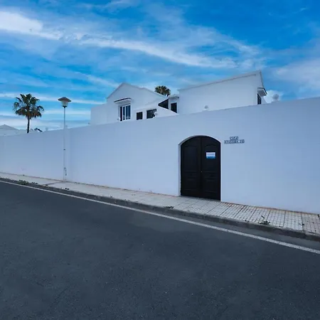 Casa Atassara - 500m To The Beach, Ping-pong And Foosball By Lanzarote